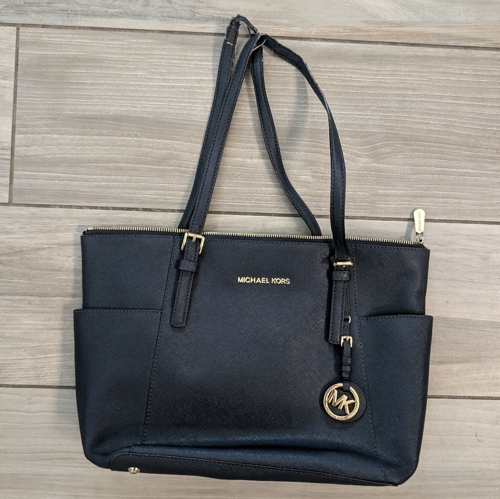 🥁 Michael Kors Dark Blue Saffiano Leather Top Zip Jet Set Tote. READ DETAILS!